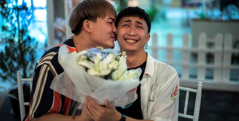 泰國總理提交同婚法案進入國會 預期正式將「夫妻」改為「婚姻伴侶」