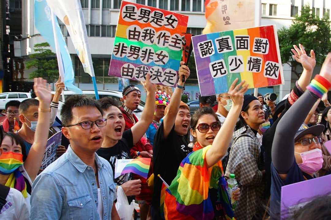 台湾同志游行满18年：13万人上街「成人之美」，成今年全球最大同志游行